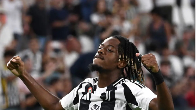 Mbangula festeggia il suo primo gol con la Juventus in una vittoria per 3-0 in Serie A contro il Como