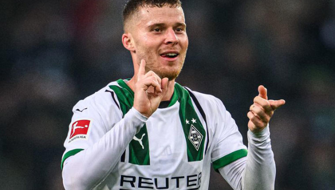 Leeds interested in Borussia Monchengladbach's Nico Elvedi