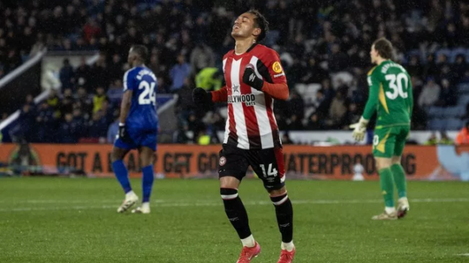 Mads Hermansen and Boubakary Soumare, pictured behind Fabio Carvalho, row during the defeat by Brentford